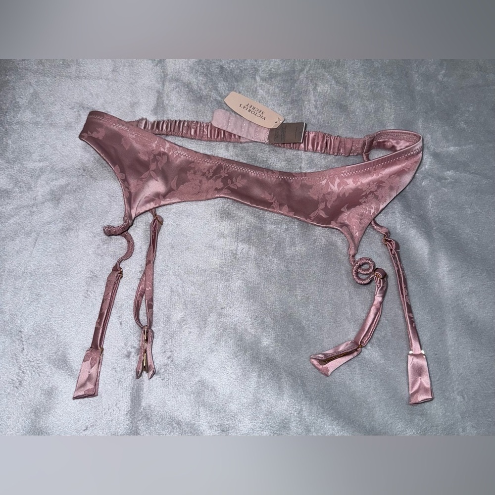 Victoria’s Secret Silky Floral Garter Belt in Pink Size Small NWT